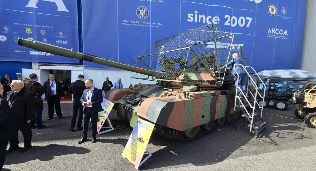 Romania installed an analogue of the Ukrainian "hood" on TR-85M1R tanks for protection against drones