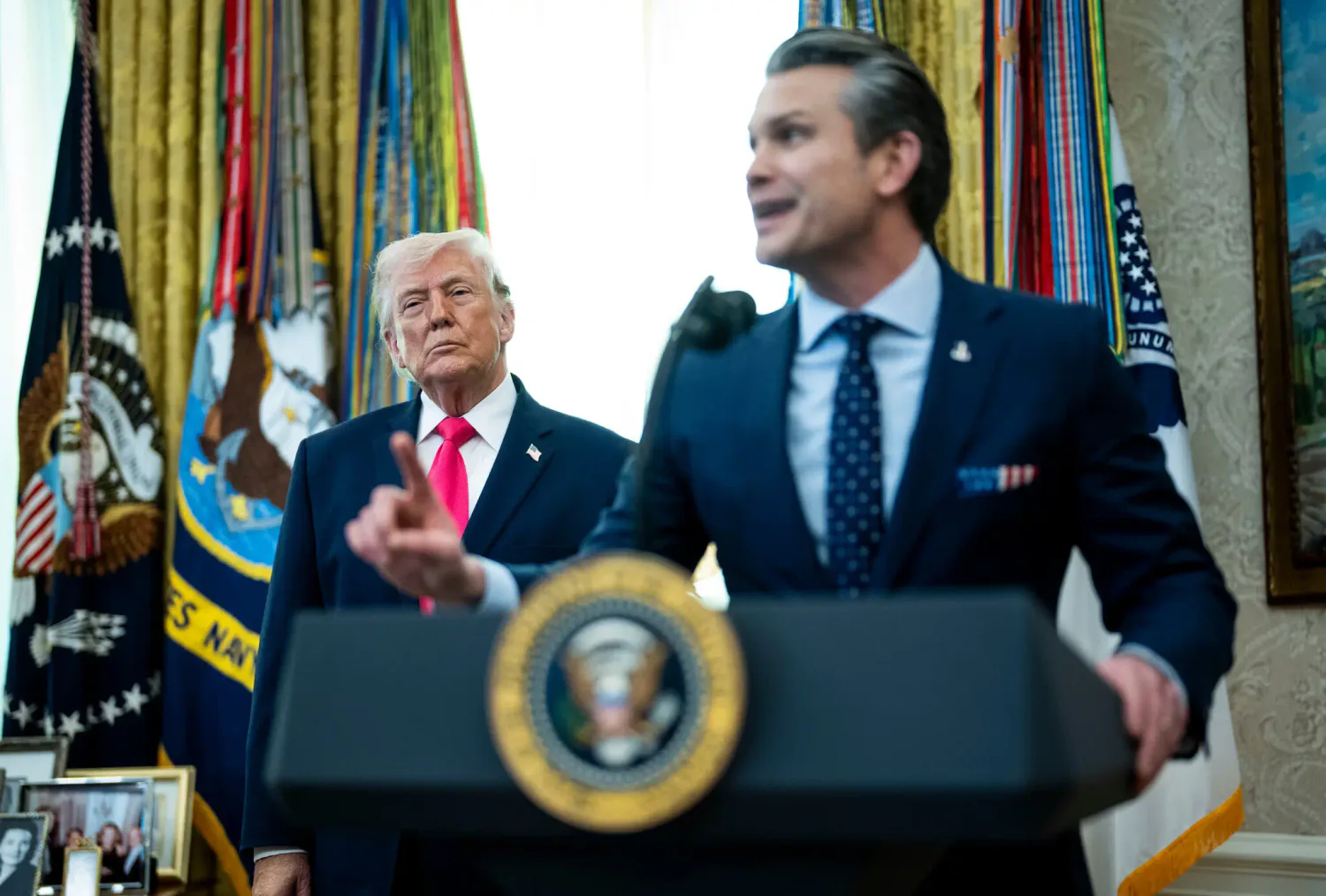 Trump Deciding Whether to Resume Strikes on Iran After China Visit – NYT
