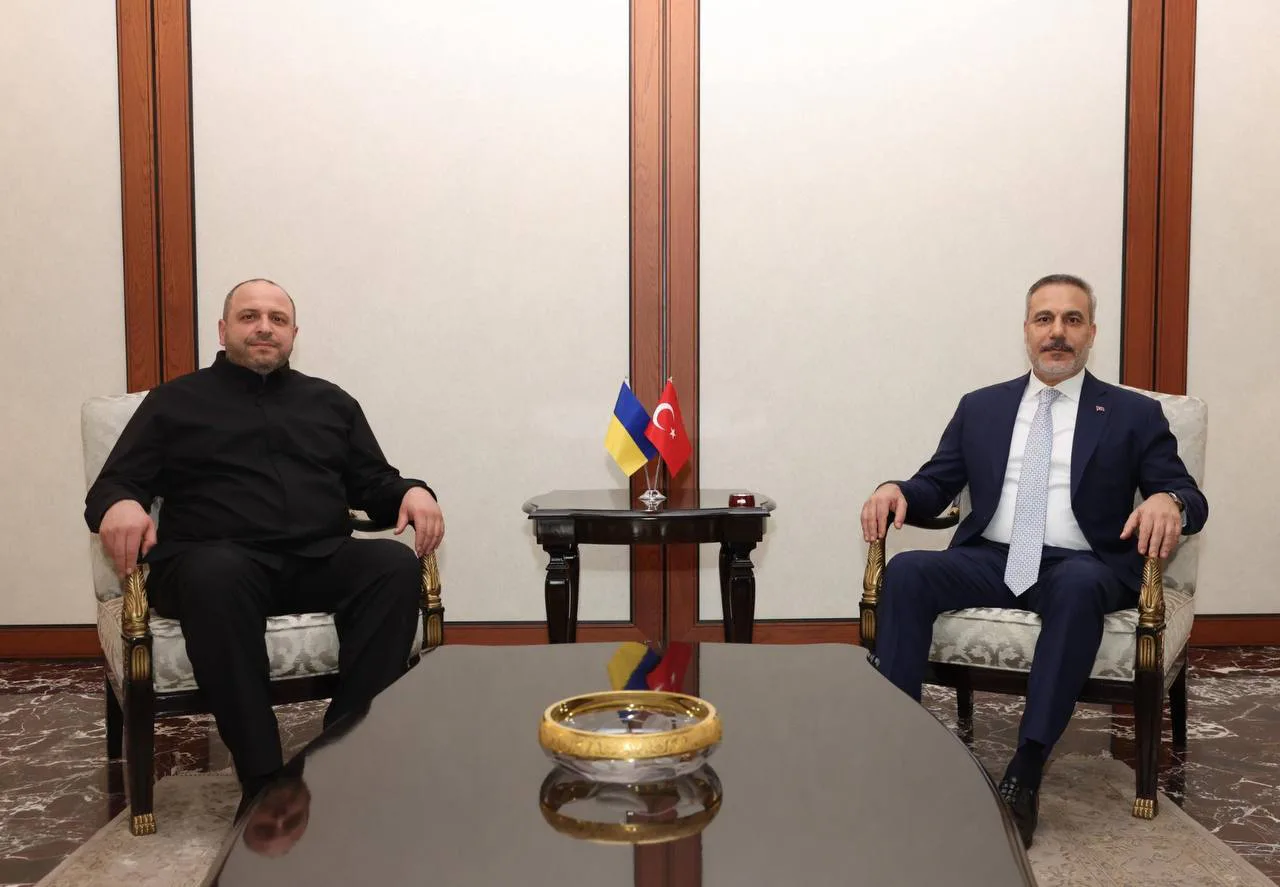 Умєров з'їздив у Туреччину і обговорив звільнення українських полонених