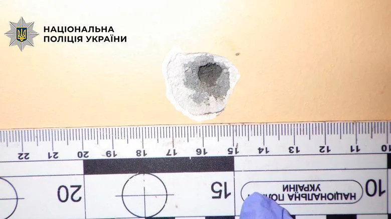 У Києві чоловіку, який вчинив стрілянину в багатоповерхівці, повідомили про підозру