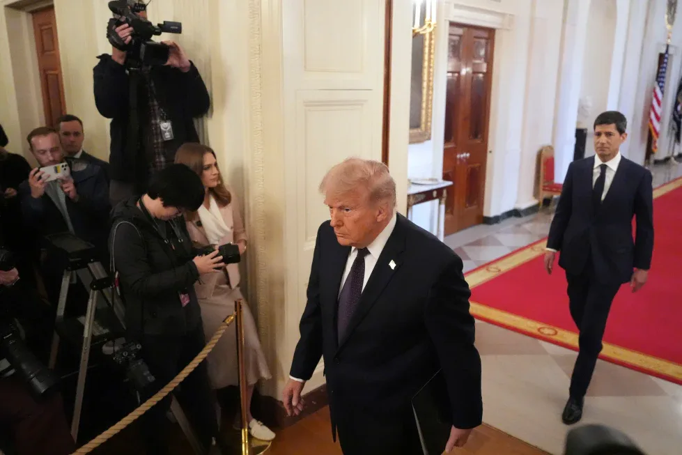 Адміністрація Трампа хоче запровадити угоди про нерозголошення для всіх федеральних службовців