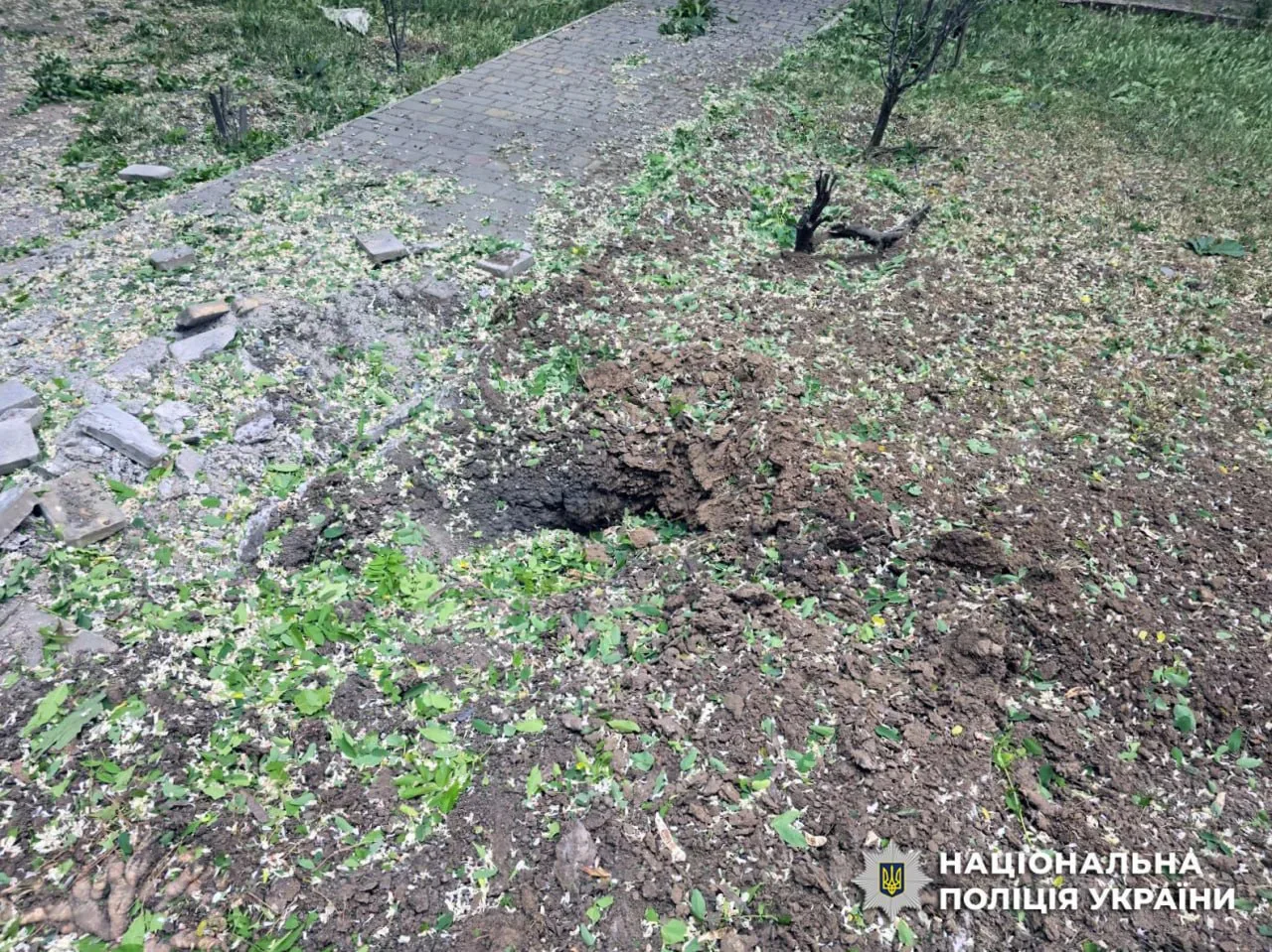 Удар рф по дитячому майданчику в Херсоні - злочин потрапив на відео