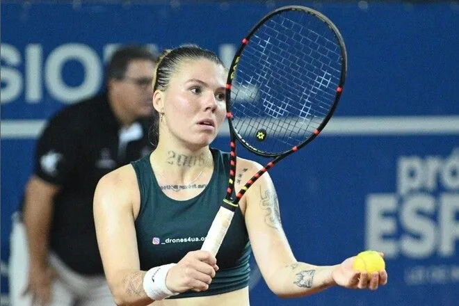 WTA змусила Олійникову зняти патч полку Калиновського на Ролан Гарросі-2026