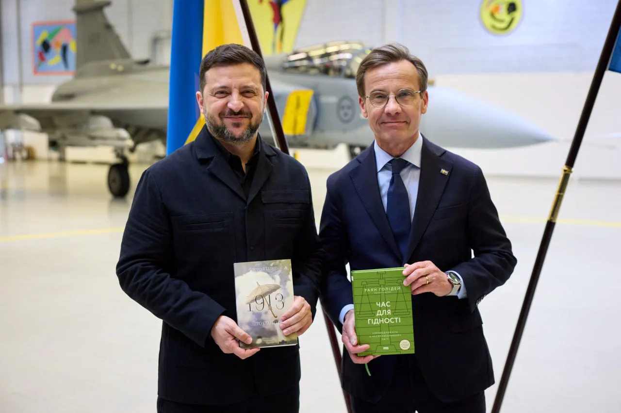 "Книжковий Арсенал": які книжки обрала перша леді та яке видання Зеленський подарував прем'єру Швеції
