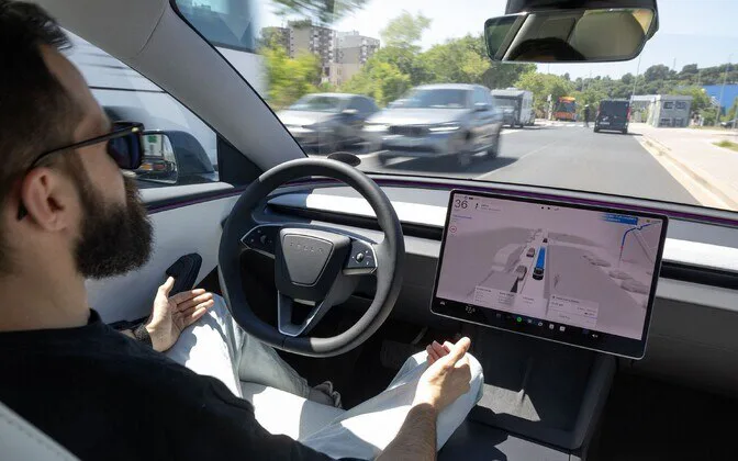 Estonia becomes the third country in Europe to allow self-driving Tesla vehicles