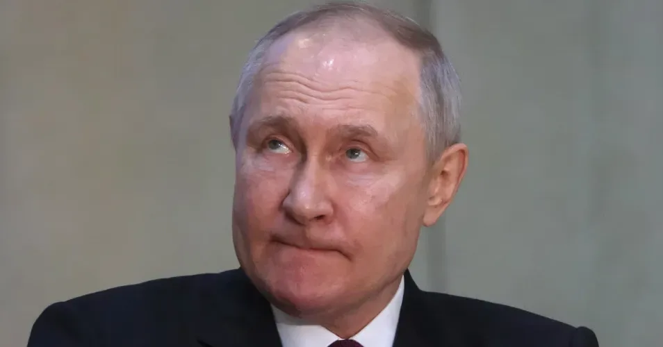 Putin's war against Ukraine is hitting financial hurdles - Bloomberg