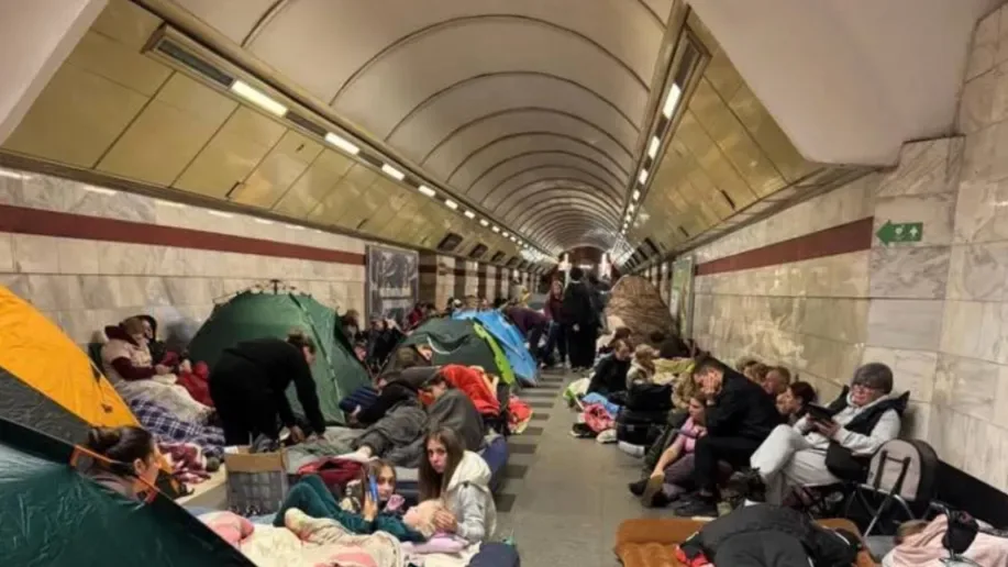 Kyiv considers banning tents and mattresses in the metro during air raids