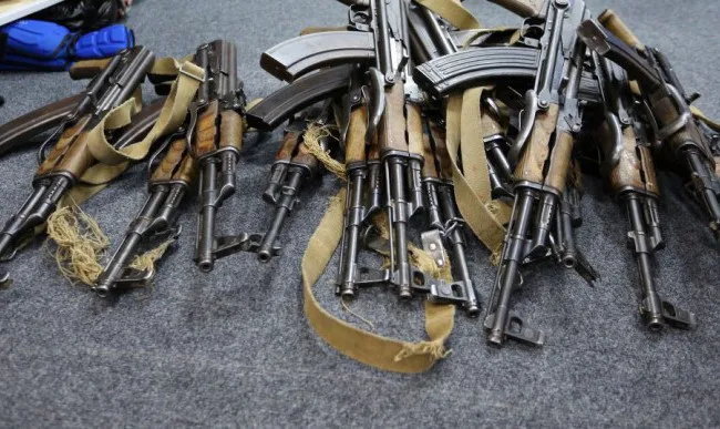 Cuba begins distributing weapons to civilians amid fears of US invasion - media