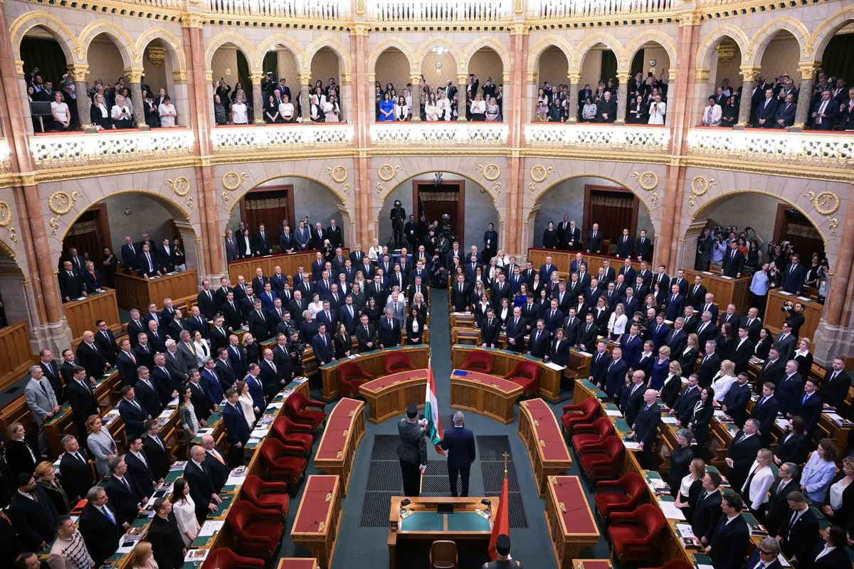 The Hungarian Parliament voted for a significant reduction in the salaries of MPs and government officials