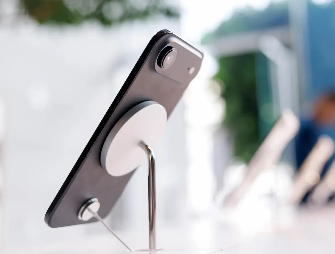 Apple готує iPhone Air другого покоління з покращеною камерою