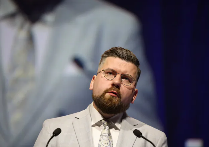 Finnish MEP accused of racist remarks after vote on deportation centers