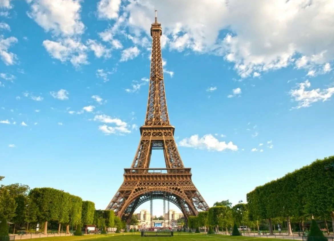 Eiffel Tower and Louvre cut working hours due to record heat in France