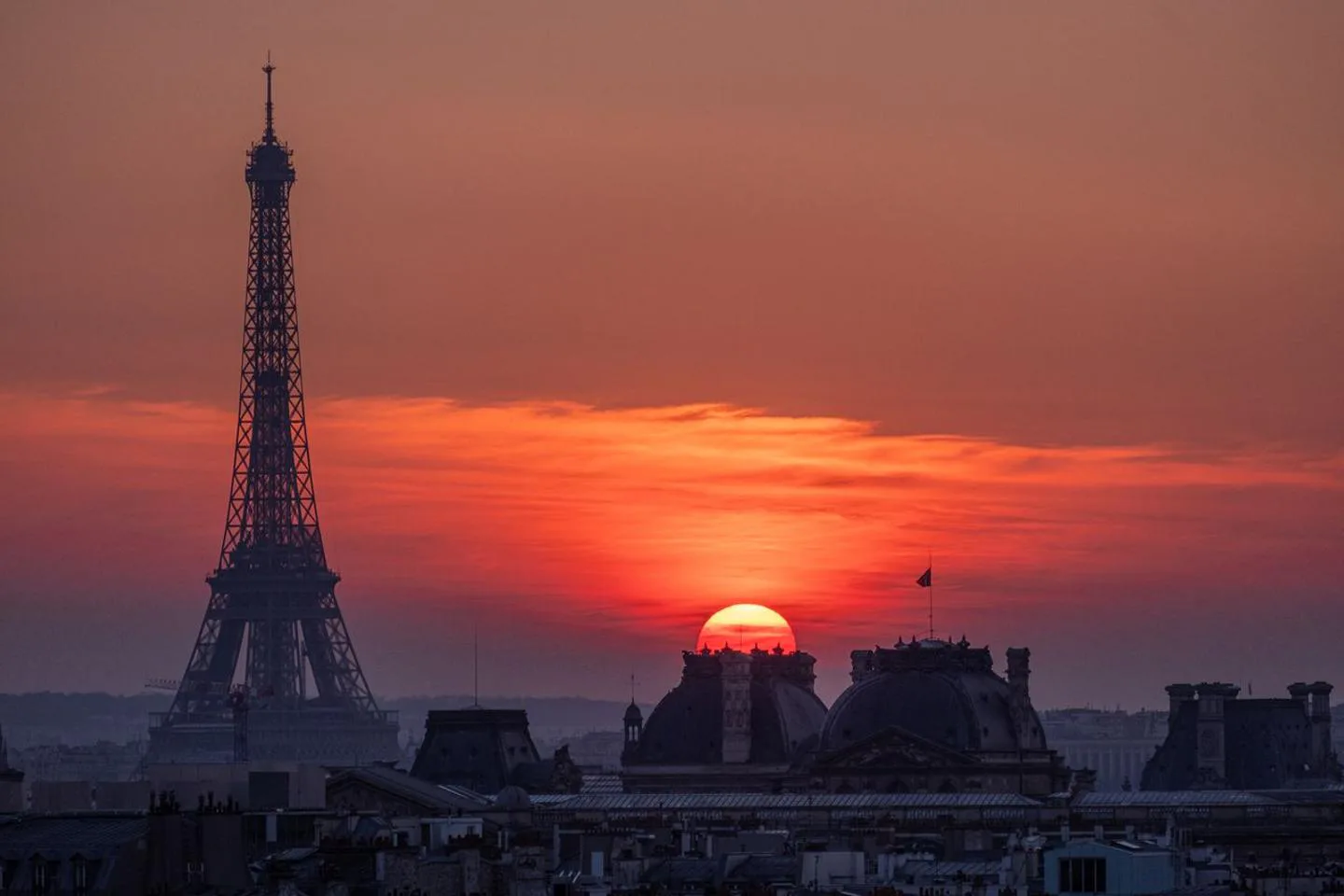 Spain and France are preparing for a new heatwave after more than 2,000 deaths in June - The Guardian