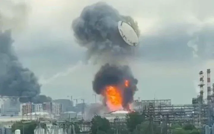Ukrainian drones have struck Russian refineries nearly 200 times since the beginning of the year - FT