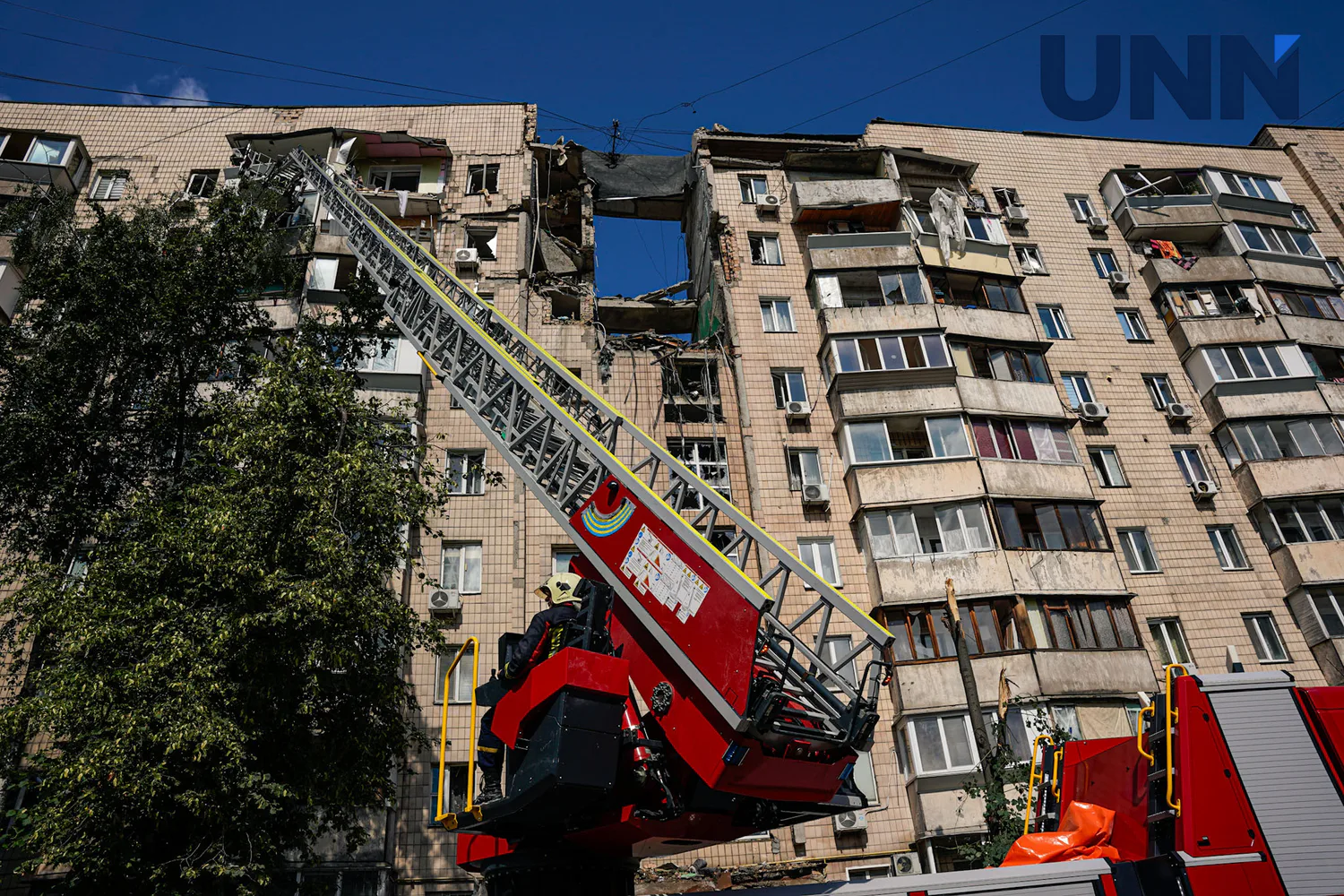 Massive Russian strike on Kyiv and region: 14 dead, over 500 evacuated in Vyshneve