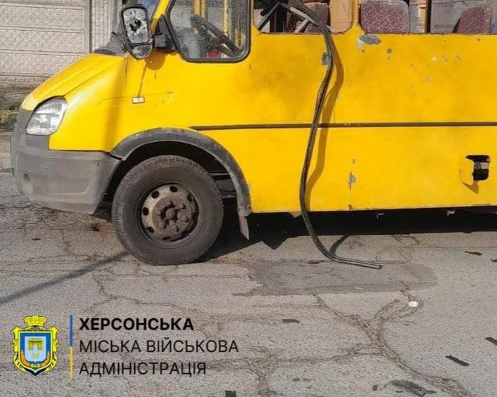 Russian drone attacked minibus in Kherson, one dead and several wounded