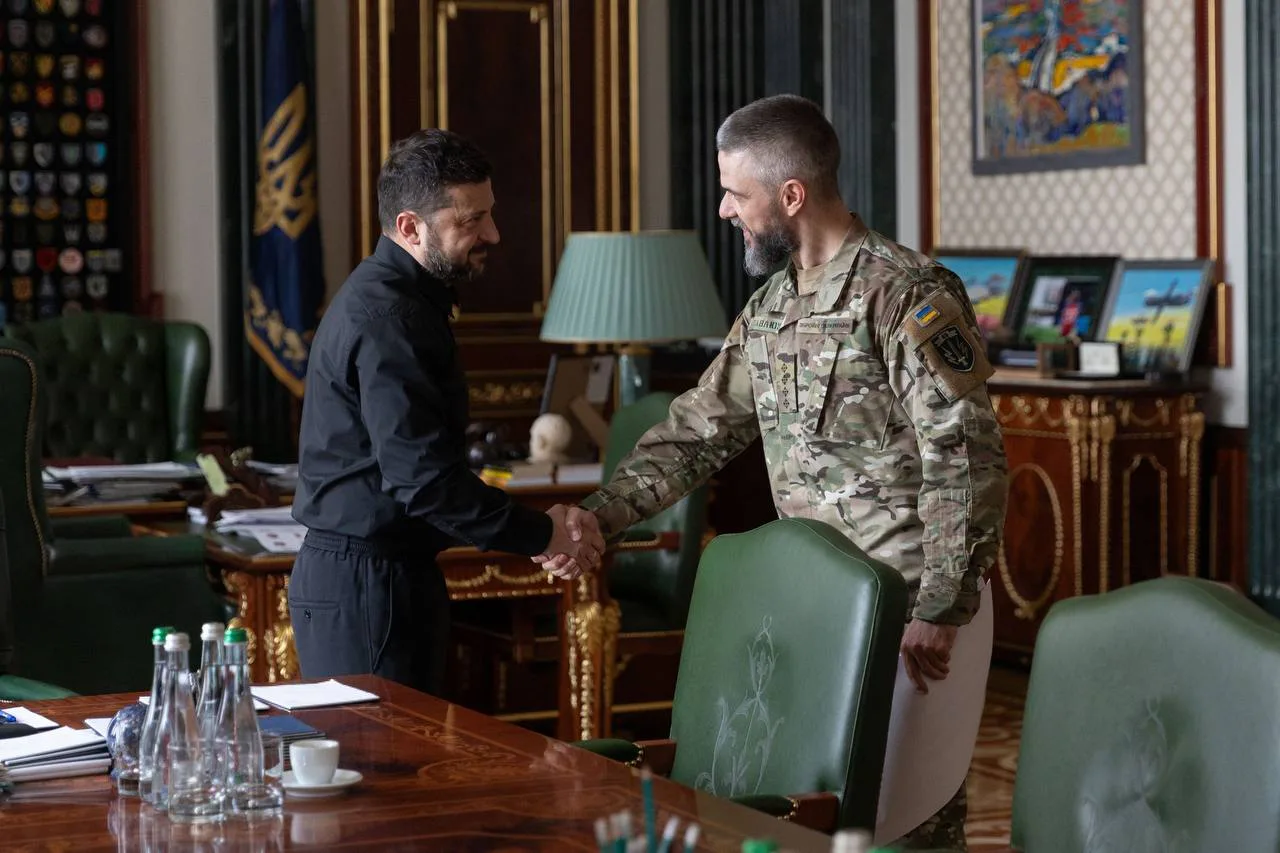 Zelenskyy met with serviceman and writer Illarion Pavliuk: discussed the technologization of defense