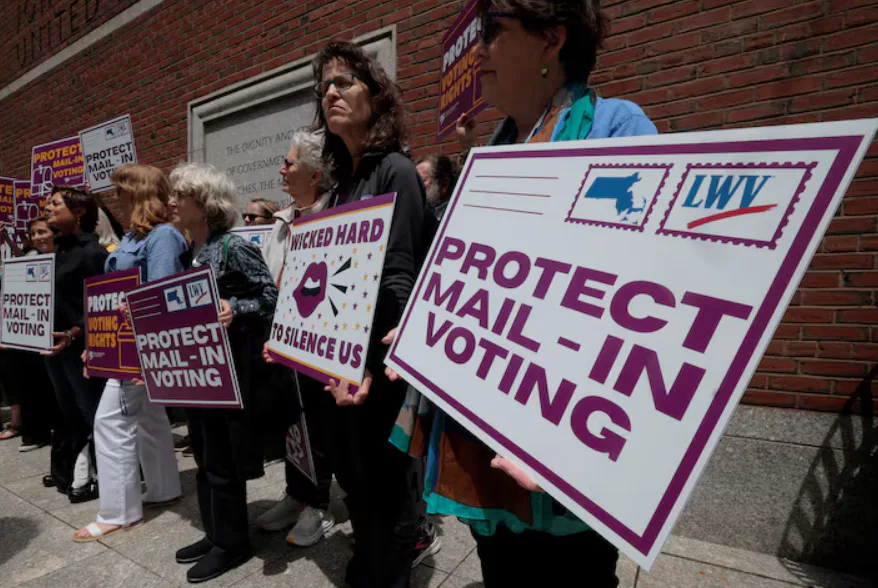 US appeals court upholds ban on Trump's executive order on mail-in voting