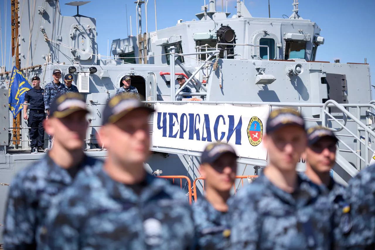 Zelenskyy and Burnham boarded the Ukrainian ship 