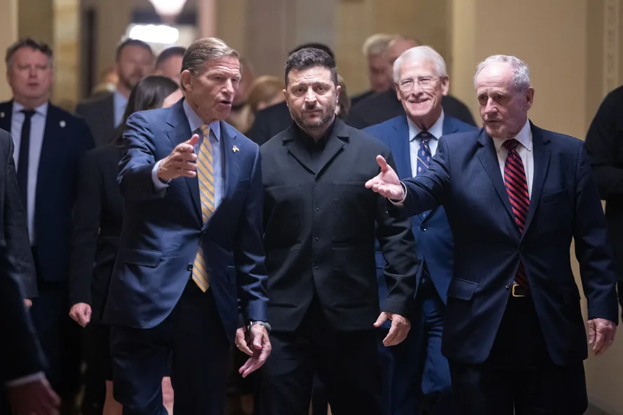 Zelenskyy convinced US senators of Ukraine's victory and the need for new sanctions against russia - Politico
