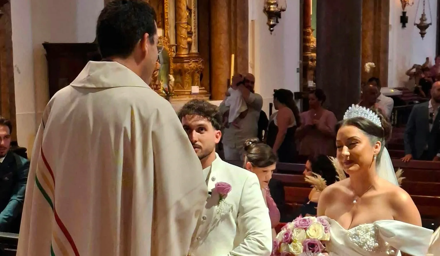 "Fake" wedding: in Portugal, thousands of fans waited for Ronaldo's wedding, but the bride and groom never showed up
