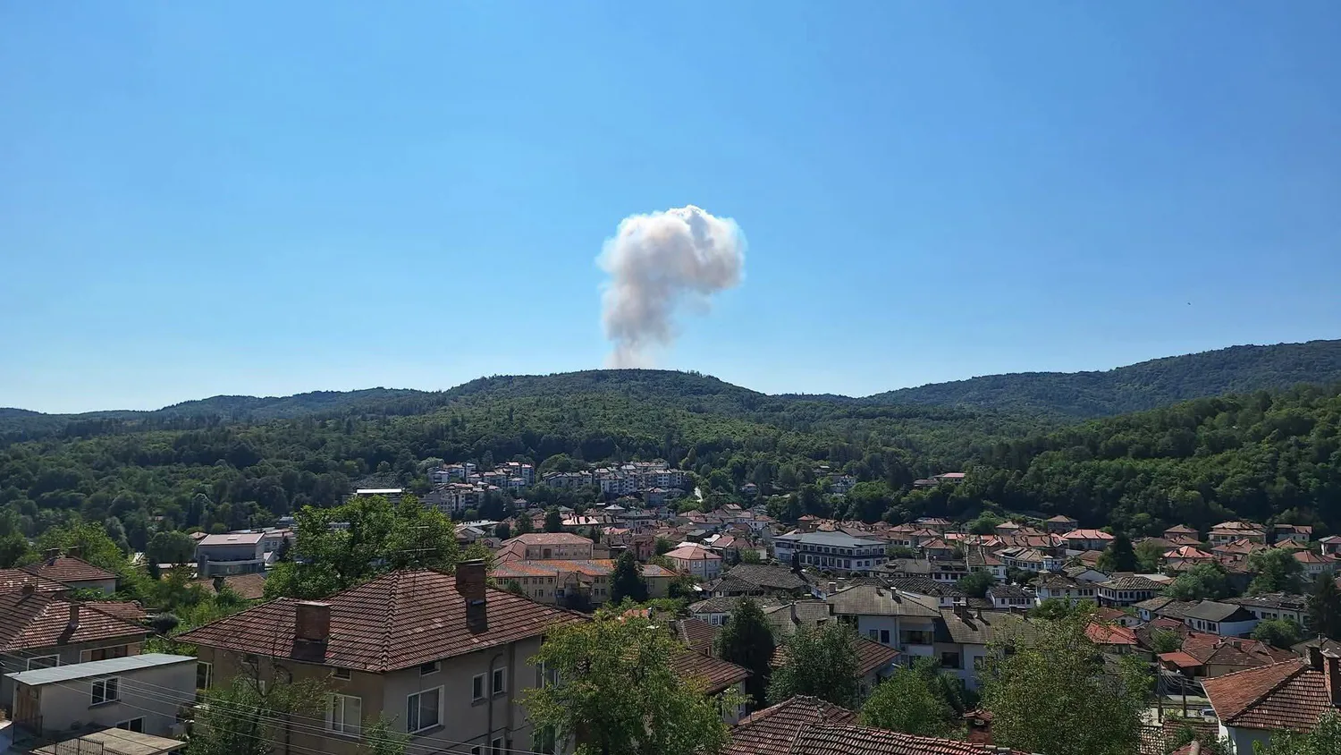 Explosions occurred at a military factory in Bulgaria: fire and evacuation of personnel
