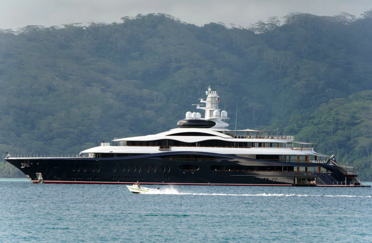 Zuckerberg’s $300 million yacht accused of ignoring a request for help off Alaska