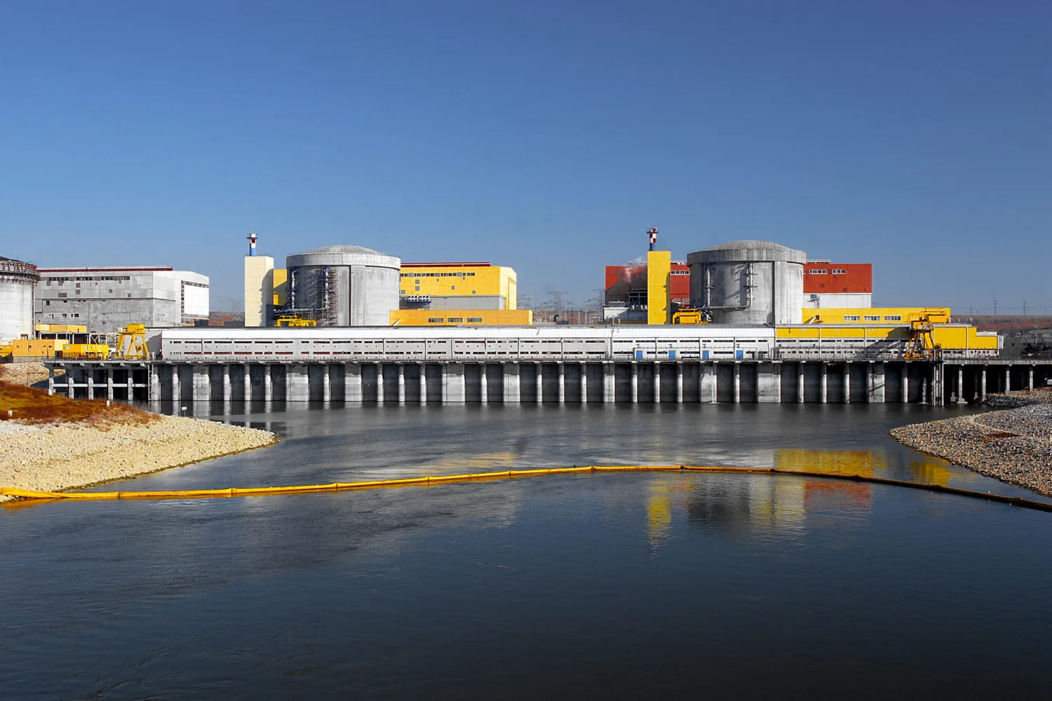 Romanian nuclear power plant prepares to shut down its second power unit due to the low water level of the Danube — media