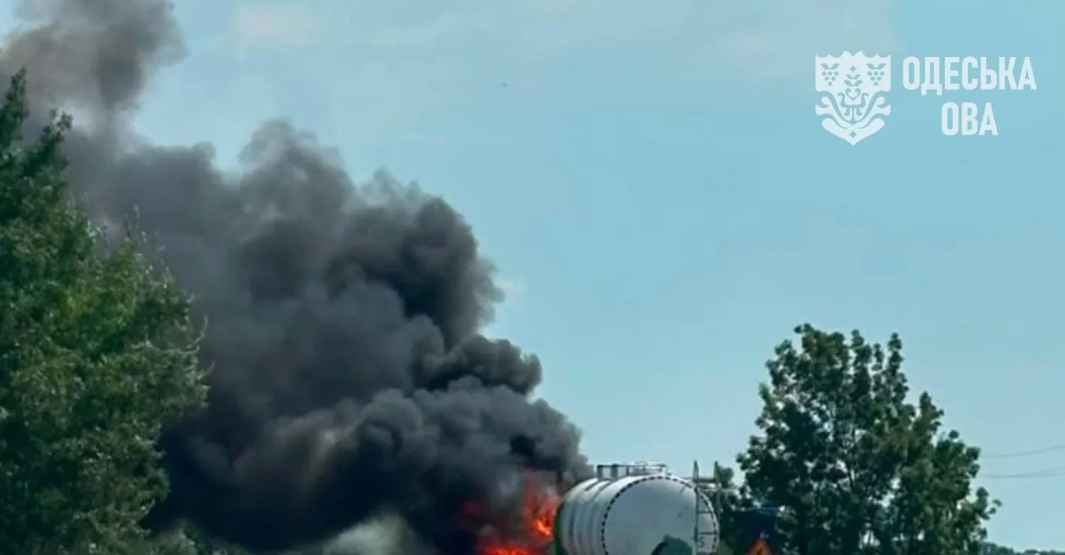 In Odesa region, Russia struck truck carrying an oil tanker during an attack: fire broke out, with people killed and injured