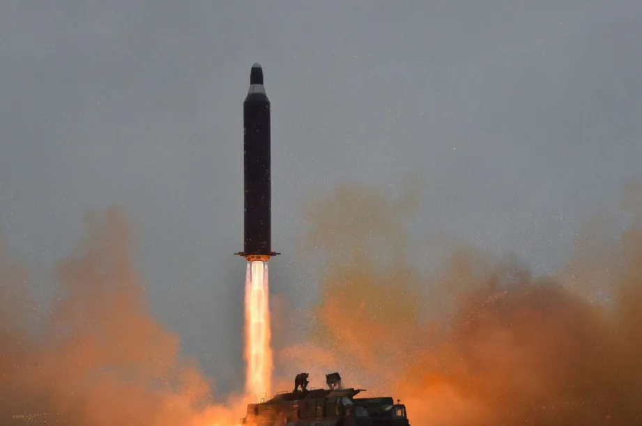 Iran announced the development of a missile with a range of 15,000 km to strike the United States