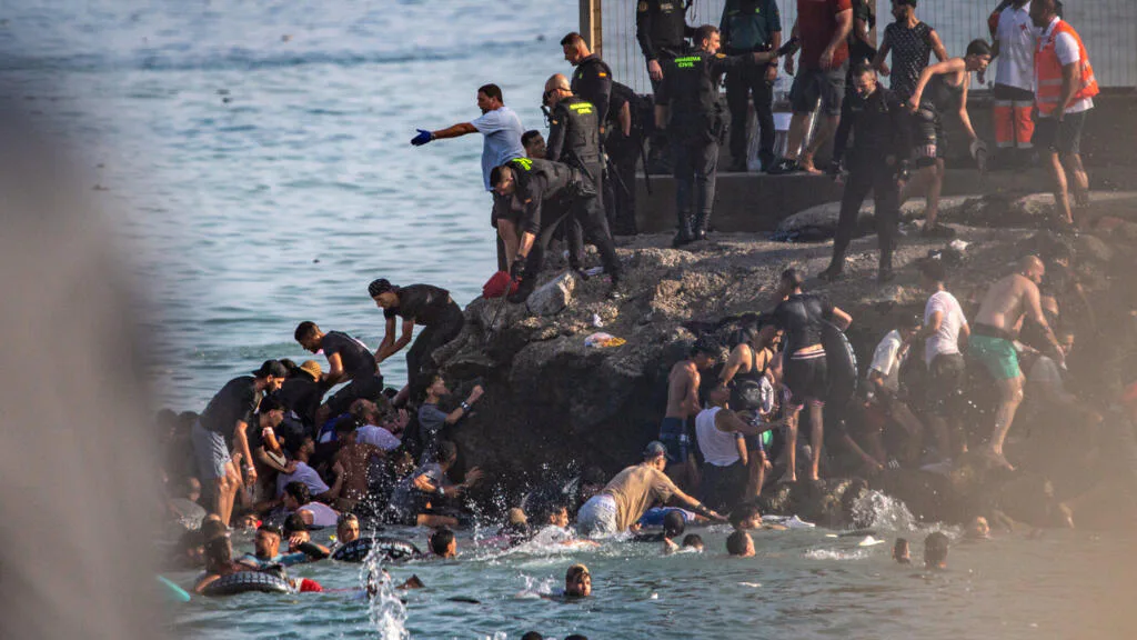 Spain and Morocco strengthen the border amid fears of a new wave of migrants in Ceuta