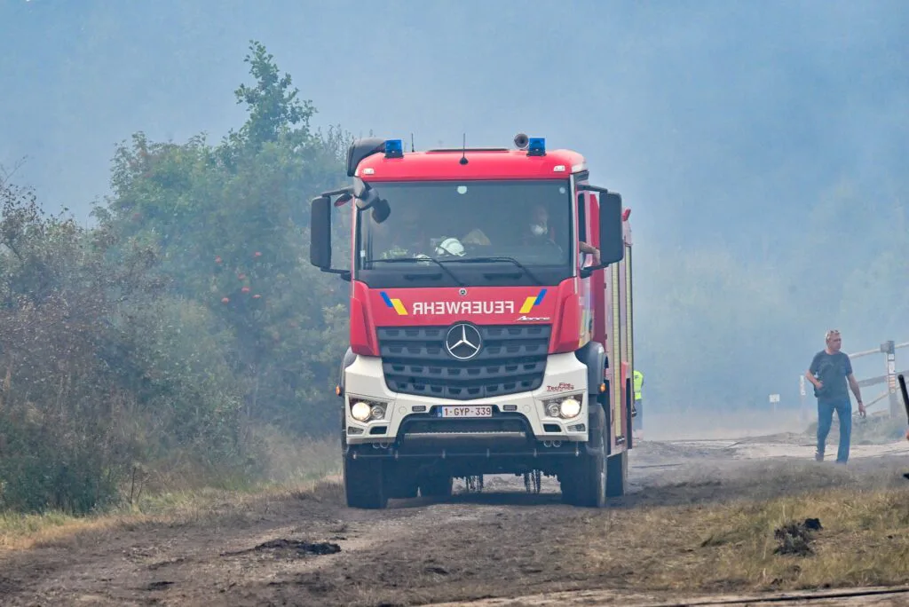 Large-scale fires have engulfed Greece and Belgium: hundreds of people evacuated, fatalities reported