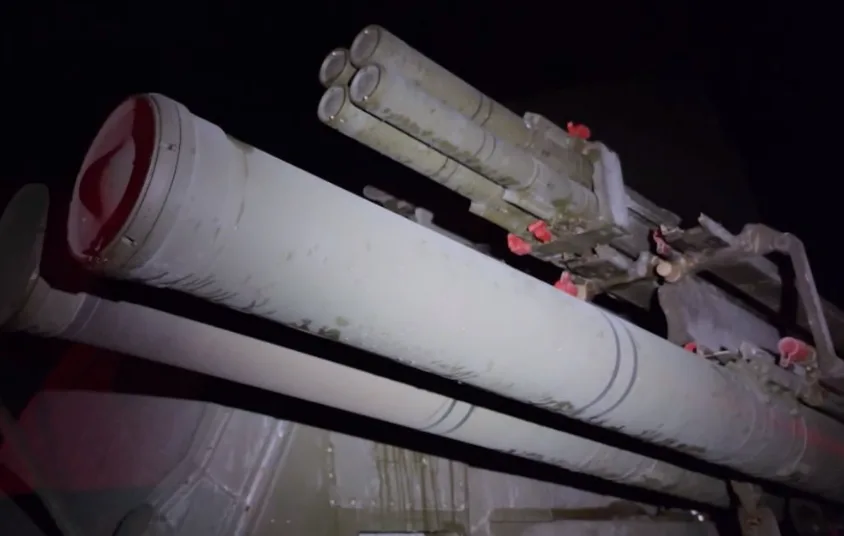 Russians showed Moscow’s air defense up close, with a "Pantsir-S1M" on a 35-meter tower
