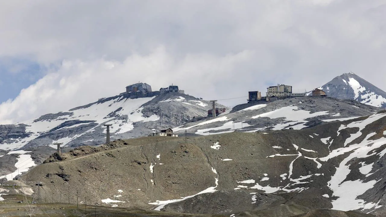 Europe's largest summer ski resort has closed due to warming — media