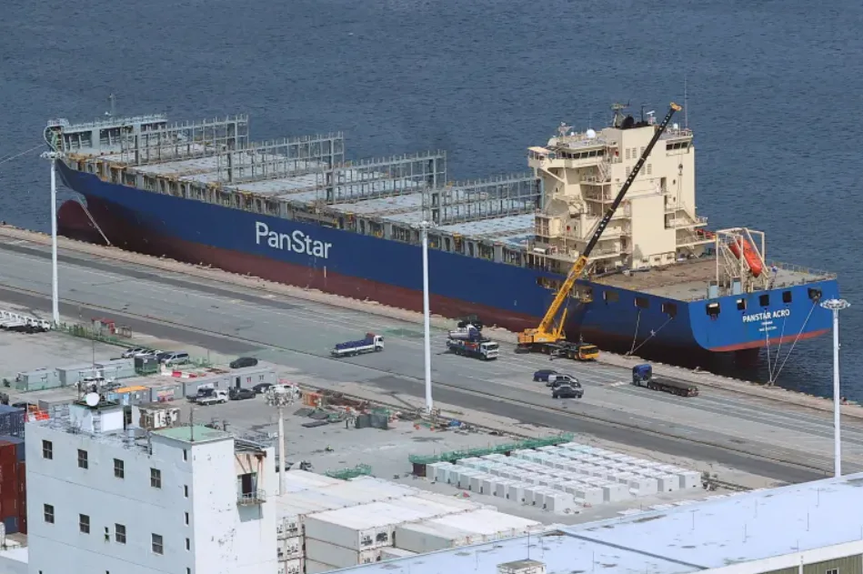 South Korea sent a container ship to Europe via the Arctic for the first time