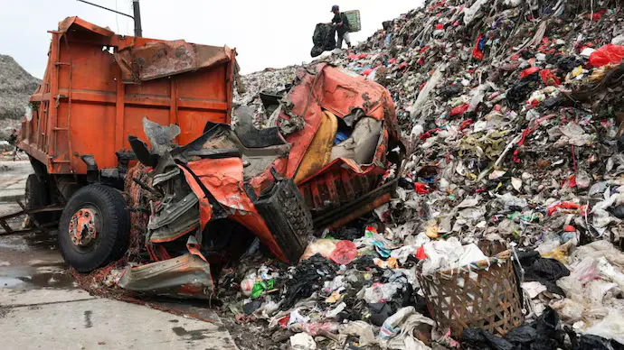 A landslide at a landfill in Guinea claimed the lives of 30 people