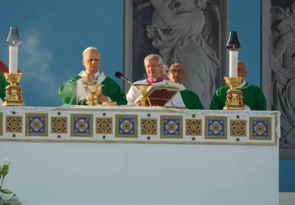 Pope Leo XIV called for dialogue and peace in a world "wounded by conflicts"