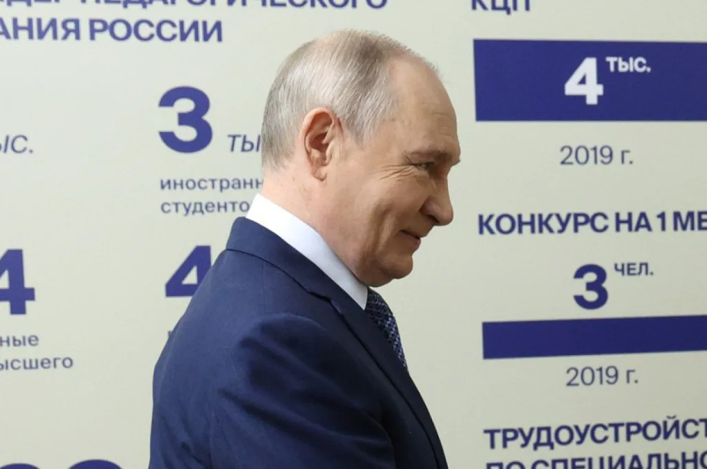 Putin compared the war against Ukraine to orcas attacking polar bears