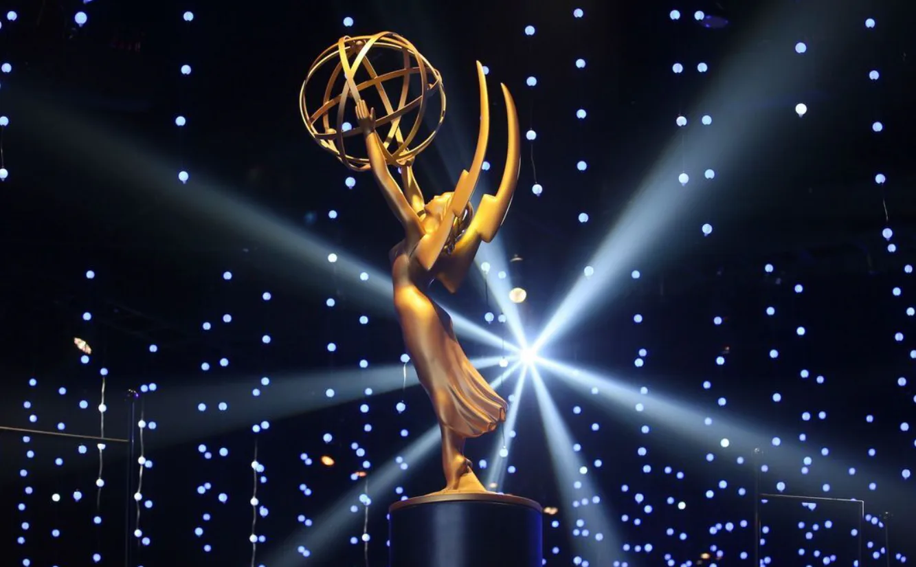 2026 Emmy Awards Winners: Matthew Rhys and Kate O'Flynn Triumph for Widow's Bay - News Directory 3