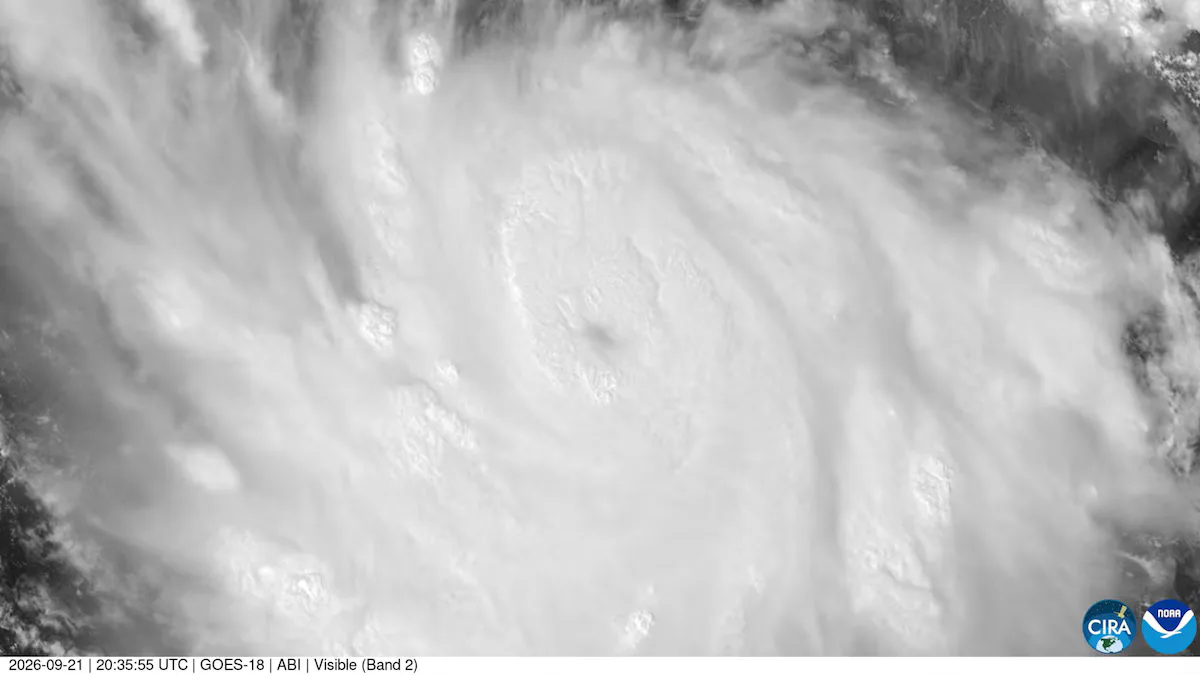 Hurricane "Polo" is intensifying near Mexico and threatens flooding