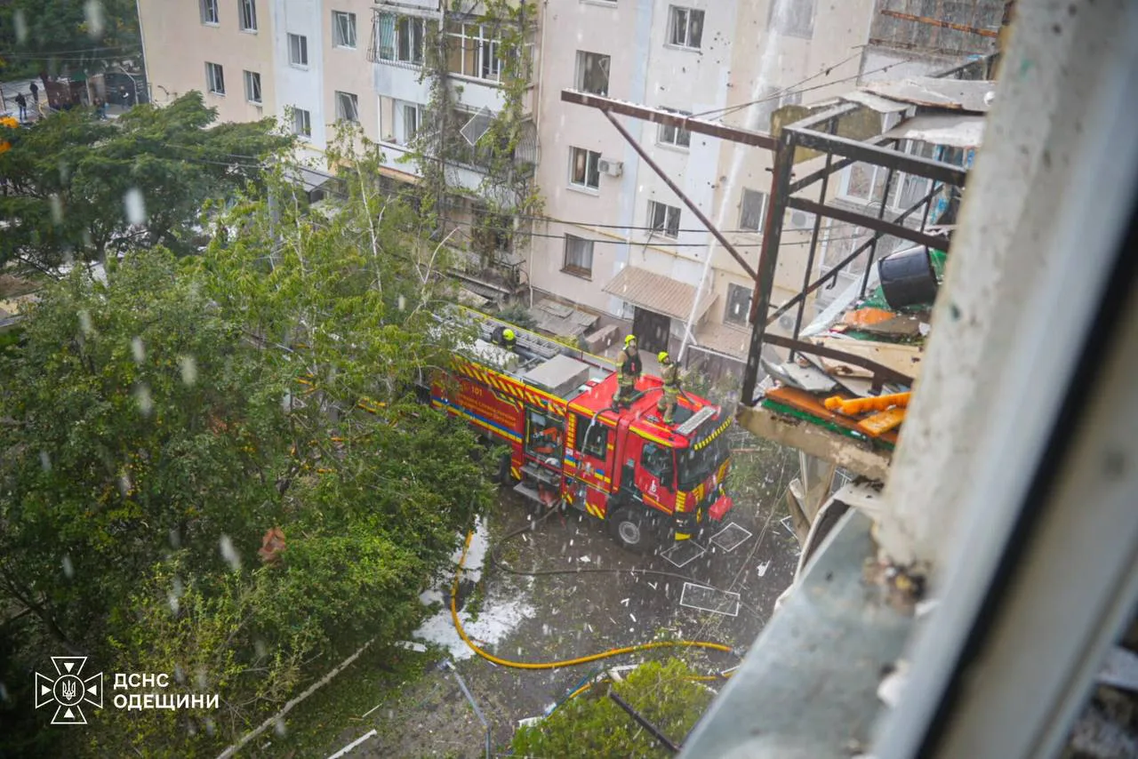 Russia attacked Odesa and the region with "parcel bombs": residential areas were hit, and a child is among the injured