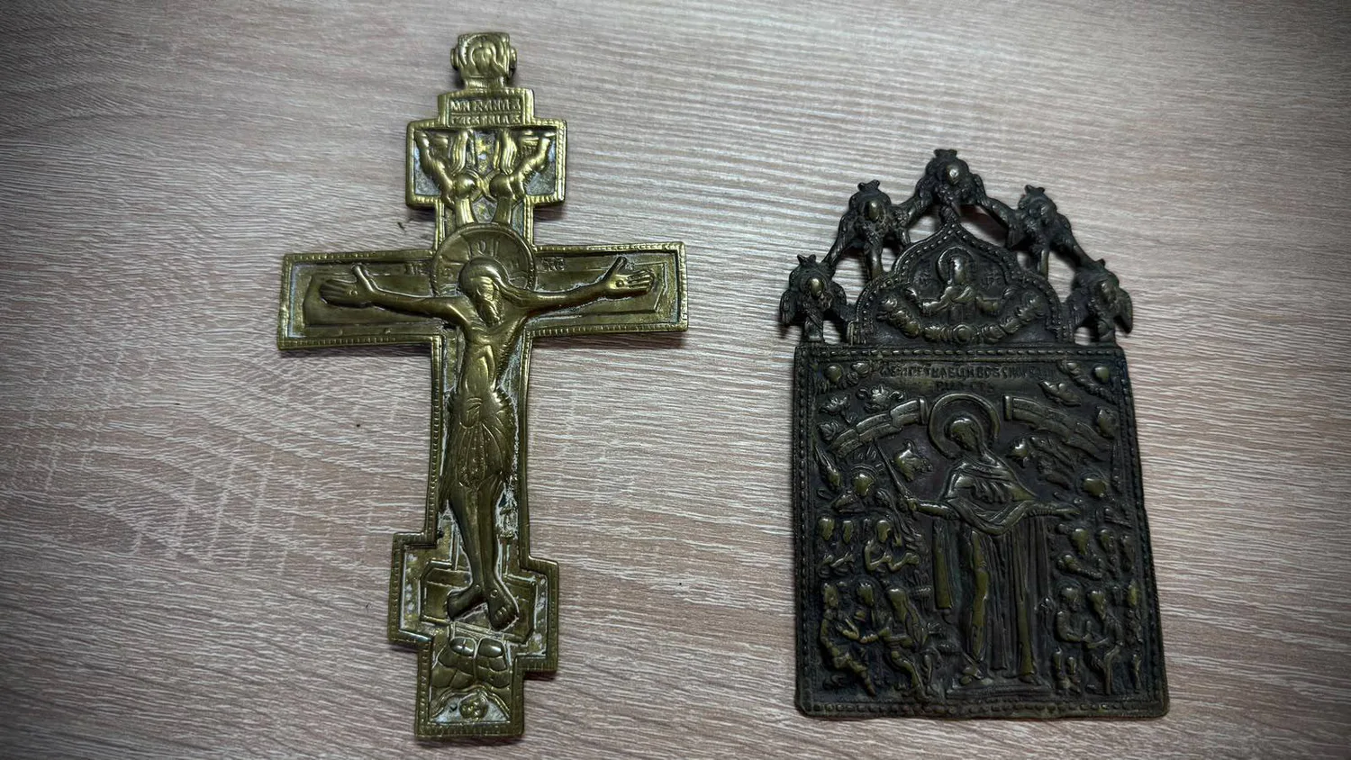 Jewish dreidels, an icon, and a 19th-century cross — an attempt was made to take cultural valuables out of Ukraine