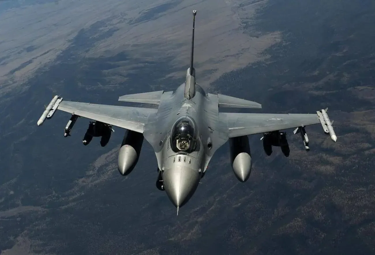 f-16 fighting falcon