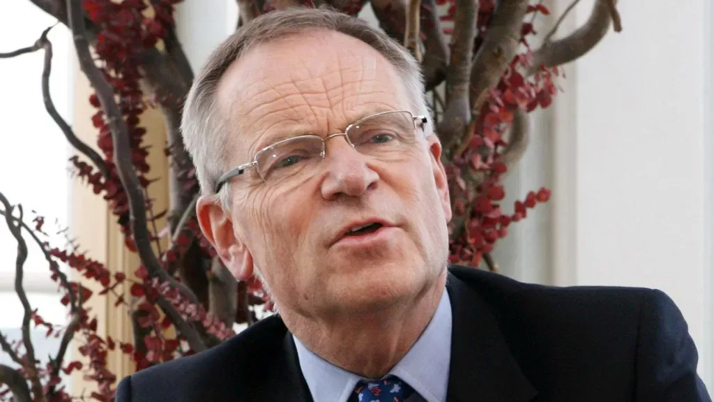 Writer Jeffrey Archer, author of a NYT bestseller, dies at 86