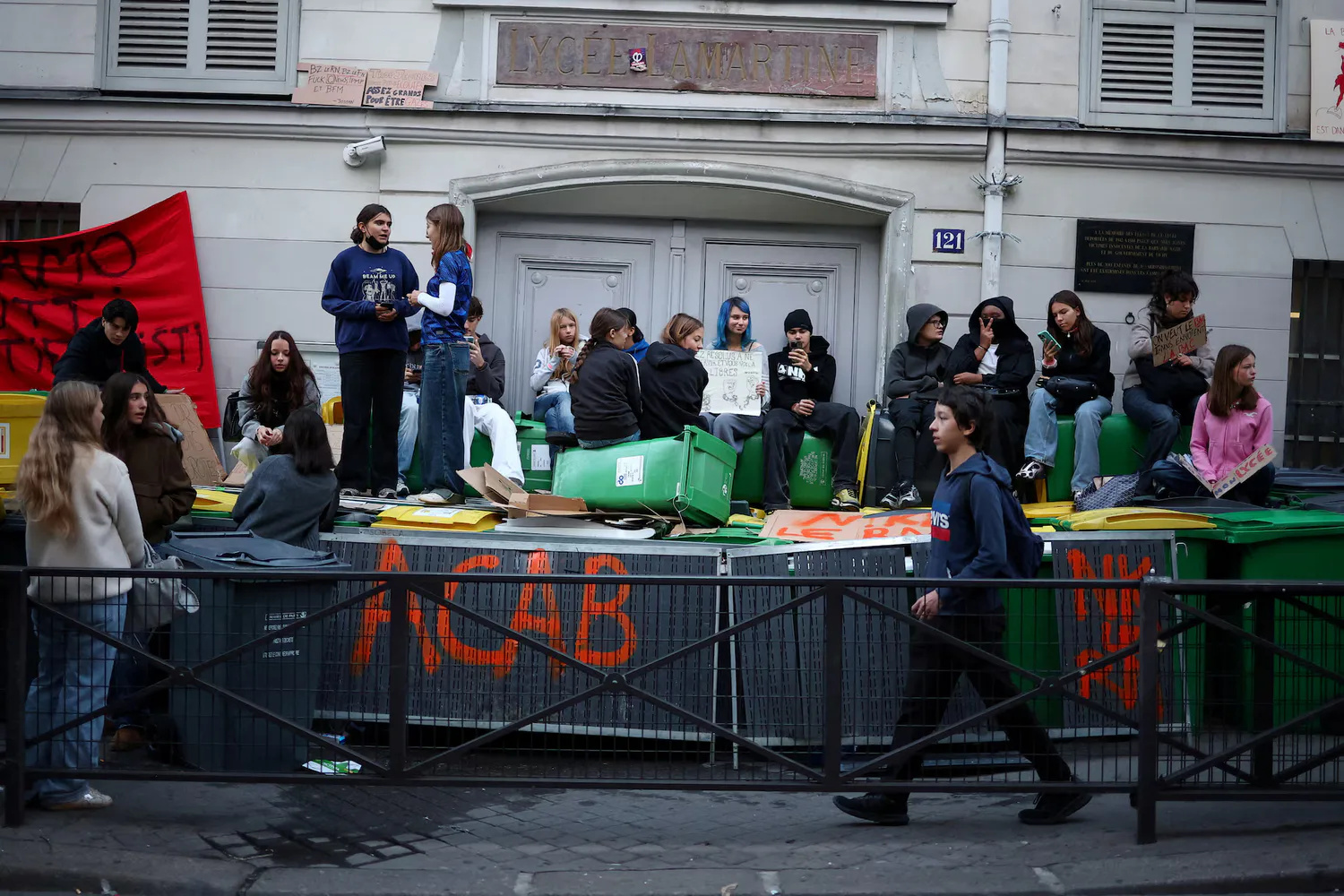 Protests and school students’ marches continue in France — what the education minister’s “emergency action plan” is supposed to resolve