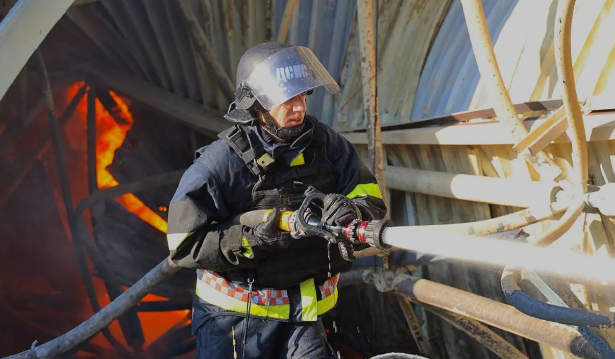 An agricultural machinery warehouse burned down in the Dnipropetrovsk region after Russian shelling