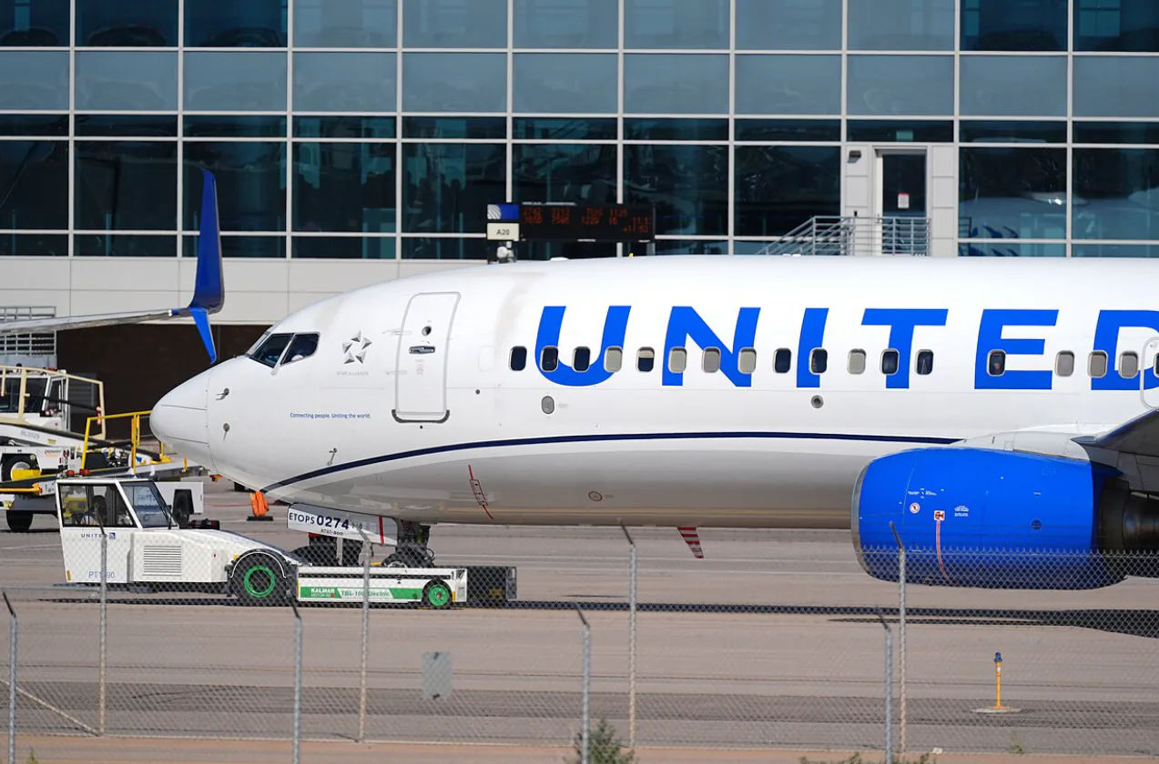 In the United States, a plane carrying 150 people returned to the airport after a passenger reported a hijacking